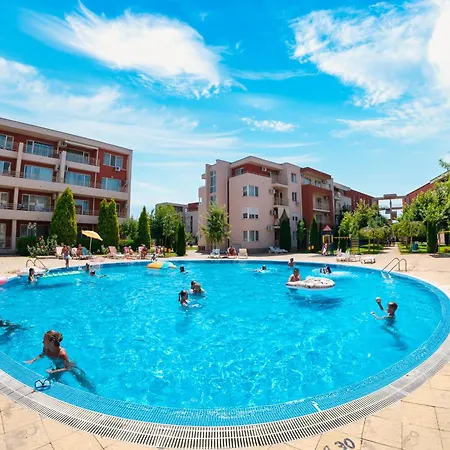 内塞巴尔堡俱乐部公寓酒店