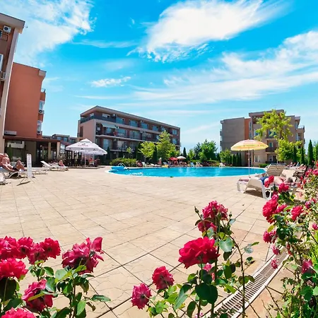 Nessebar Club Апартаменти *